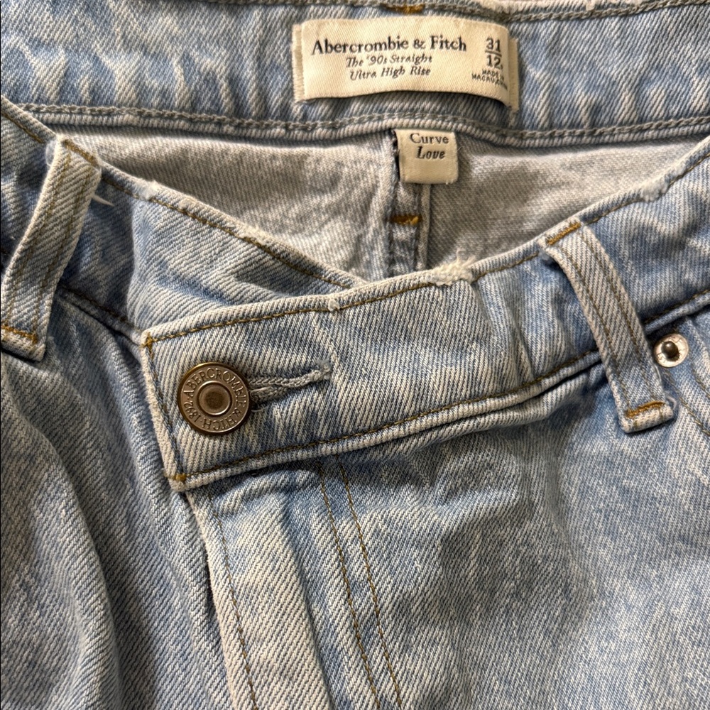 Abercrombie curve love jeans